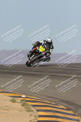 media/Oct-08-2023-CVMA (Sun) [[dbfe88ae3c]]/Race 3 Amateur Supersport Middleweight/